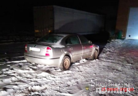 У Житомирі спритник вивозив чужі автомобілі на евакуаторі, а пізніше продавав їх через інтернет