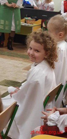 У дитячому садочку №58 відбулося родинне свято «Різдвяні візерунки»