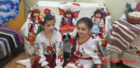 У дитячому садочку №58 відбулося родинне свято «Різдвяні візерунки»
