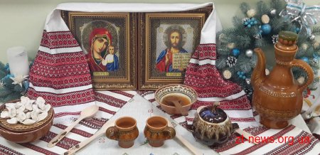 У дитячому садочку №58 відбулося родинне свято «Різдвяні візерунки»