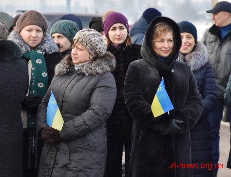 У День Соборності жителі Житомирщини та Рівненщини розгорнули 200-метровий прапор
