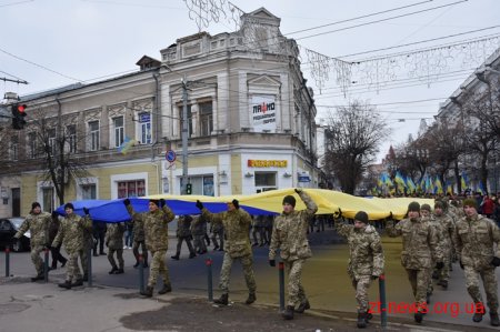 Сотні житомирян долучилися до створення «живого» ланцюга єдності