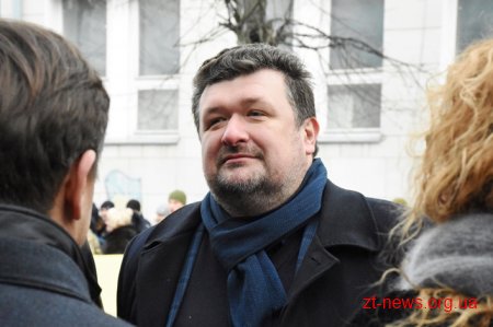 Сотні житомирян долучилися до створення «живого» ланцюга єдності