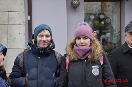 Сотні житомирян долучилися до створення «живого» ланцюга єдності