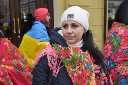 Сотні житомирян долучилися до створення «живого» ланцюга єдності