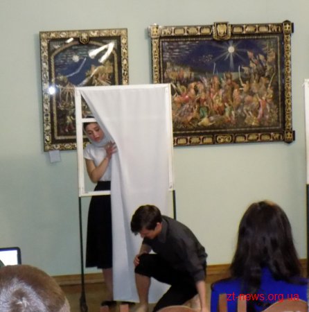 В Домі української культури театр «Шарж» презентував естрадно-публіцистичну виставу "Райська земля"