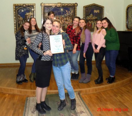 В Домі української культури театр «Шарж» презентував естрадно-публіцистичну виставу "Райська земля"