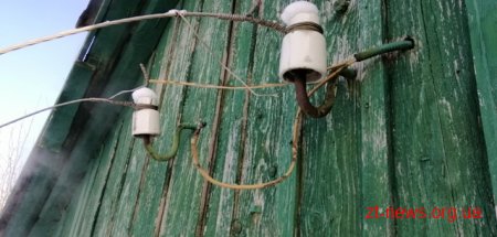 Під час пожежі в будинку у Бердичеві чадним газом отруїлася жінка