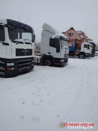 Житомирські розшуківці знайшли угнаний МАН на Буковині