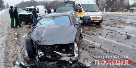 У Житомирі автомобіль конвойної служби потрапив у ДТП