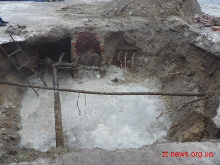 Через масштабну аварію відсутнє водопостачання у мікрорайоні Польова
