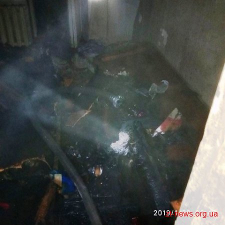 У Житомирі рятувальники ліквідували пожежу в п&#1765;ятиповерхівці