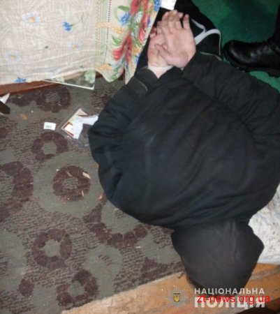 Поліцейські у Житомирі розшукали чоловіка, який наніс кілька ударів житомирянину та відібрав мобільний