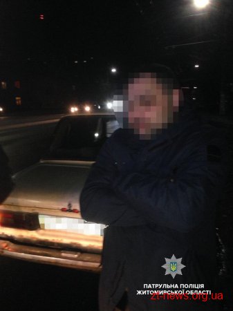 У Житомирі патрульні зупинили водія з підробленим водійським посвідченням