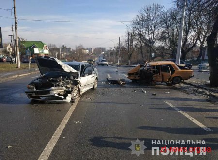 Двоє дітей травмувались під час лобового зіткнення BMW та ВАЗу