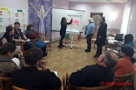 Кандидати у патронатні вихователі завершили базовий курс навчання
