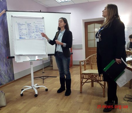 Кандидати у патронатні вихователі завершили базовий курс навчання