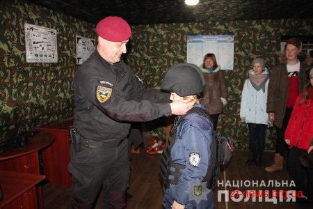 У Житомирі юні вартові правопорядку познайомились з роботою спецпідрозділу
