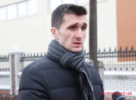 У Житомирі продовжують проводити ямковий ремонт доріг