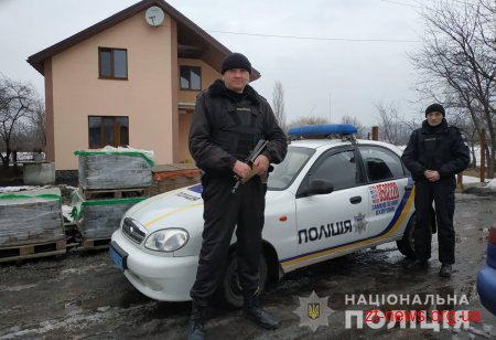 У Житомирі поліцейські охорони врятували будинок від пожежі