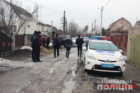 Правоохоронці розшукують житомирянина за підозрою у вбивстві матері і доньки