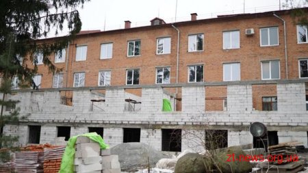 Ігор Гундич на вихідних перевірив хід робіт на об’єктах, які реконструюють у Житомирі