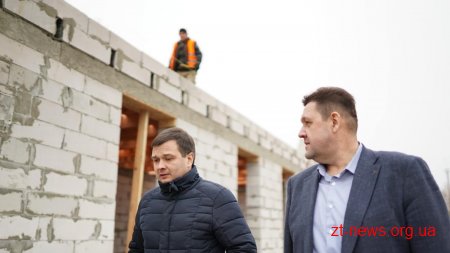 Ігор Гундич на вихідних перевірив хід робіт на об’єктах, які реконструюють у Житомирі