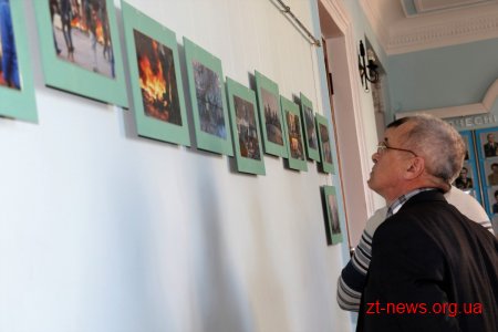 У Житомирі до Дня Героїв Небесної Сотні відкрили фотовиставку