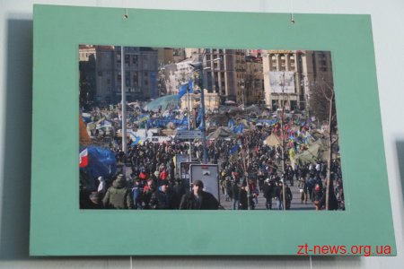 У Житомирі до Дня Героїв Небесної Сотні відкрили фотовиставку