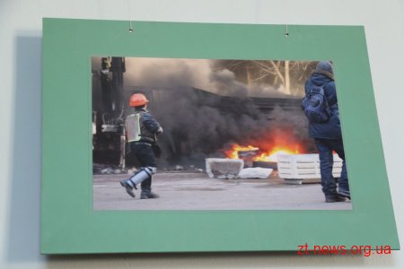 У Житомирі до Дня Героїв Небесної Сотні відкрили фотовиставку
