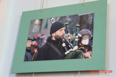 У Житомирі до Дня Героїв Небесної Сотні відкрили фотовиставку