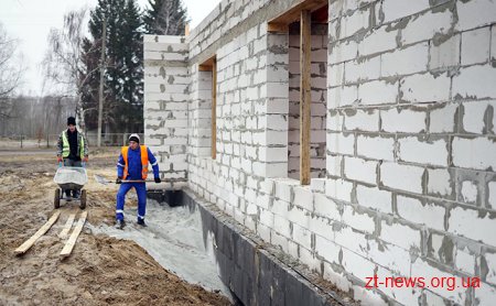 У Житомирській області вже будують 21 амбулаторію нового зразка