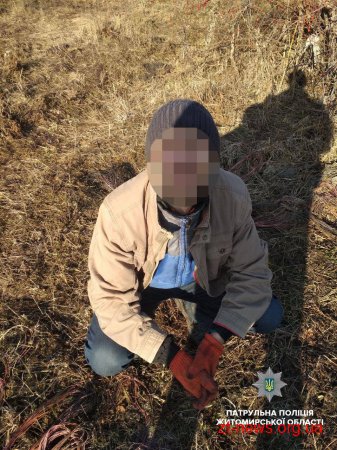 Чоловіка з 26 мотками кабелю невідомого походження виявили інспектори роти ТОР на території дачного масиву