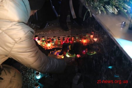Сотні житомирян на майдані Корольова вшанували пам’ять Героїв Небесної Сотні