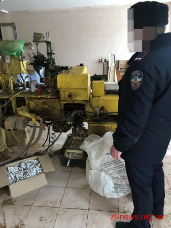 Ще один нелегальний цех з виготовлення цигарок викрили правоохоронці