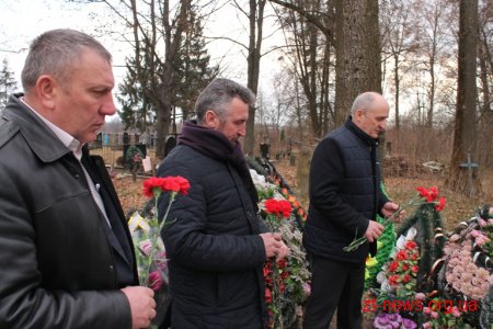 Володимир Ширма відвідав могилу Сабіни Галицької, яка загинула в зоні ООС