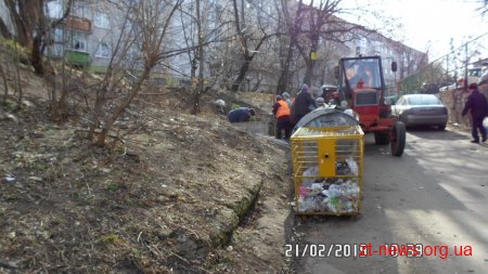 У Житомирі розпочали прибирання вулиць від сміття