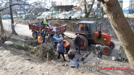 У Житомирі розпочали прибирання вулиць від сміття