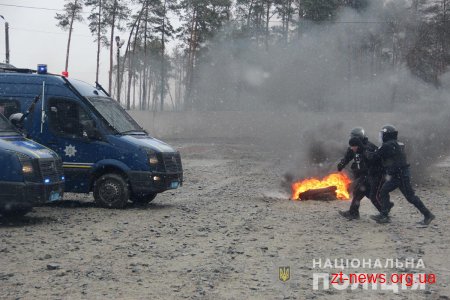 На Житомирщині поліцейські провели масштабні тактико-спеціальні навчання