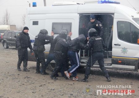 На Житомирщині поліцейські провели масштабні тактико-спеціальні навчання