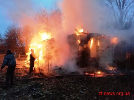В Овруцькому районі на окраїні села згорів приватний будинок