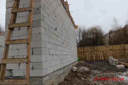 У Житомирі продовжується будівництво сучасного сценічного майданчику «Натхнення»