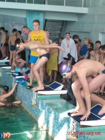 У чемпіонаті міста з плавання серед осіб з інвалідністю взяли участь понад 30 учасників