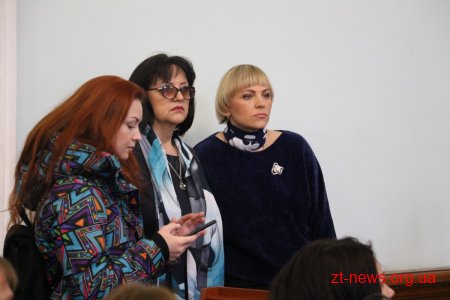 Батьки невакцинованих дітей прийшли до міської ради