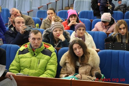 Батьки невакцинованих дітей прийшли до міської ради