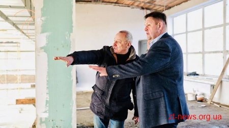 Ігор Гундич оглянув хід реконструкції СК «Динамо» у Радомишлі