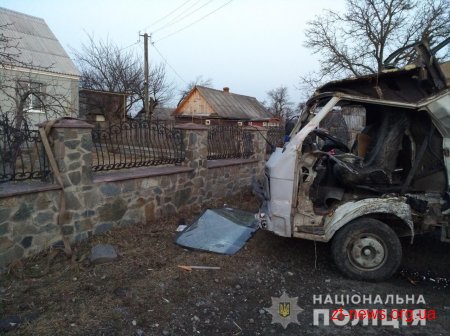 У Баранівці водій «Volkswagen LT» зніс огорожу та втік з місця пригоди