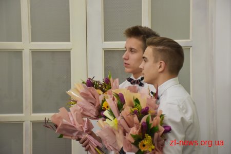 У Житомирі привітали жінок-військових із весною