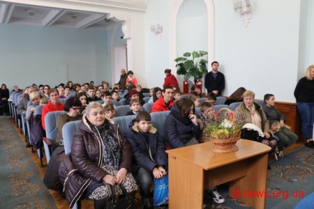 Для жінок, які виховують прийомних дітей влаштували справжнє свято Весни