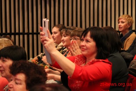 Ігор Гундич та Володимир Ширма привітали жінок-педагогів та медиків зі святом весни